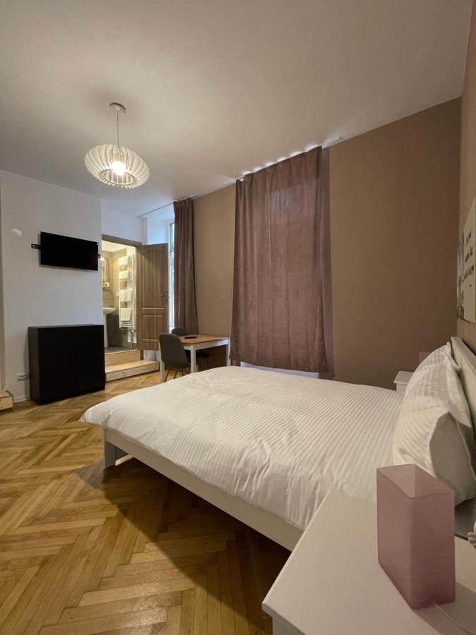 Schei Central Studios In The Heart Of Брашов Экстерьер фото