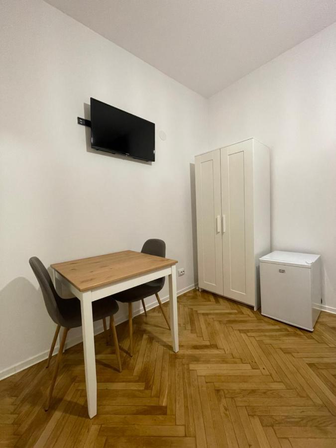 Schei Central Studios In The Heart Of Брашов Экстерьер фото
